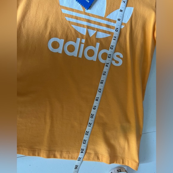 NEW Adidas Original Oversized Trefoil Tee - Picture 7 of 7